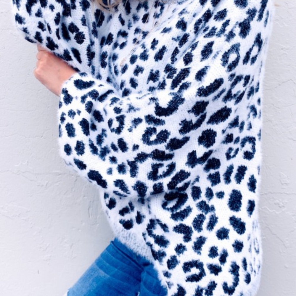 SNOW LEOPARD Print Fuzzy Sweater - Picture 5 of 5